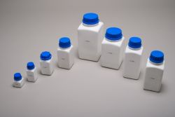 PE porflakonok csavaros kupakkal