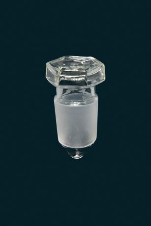 Csiszolt üveg dugó